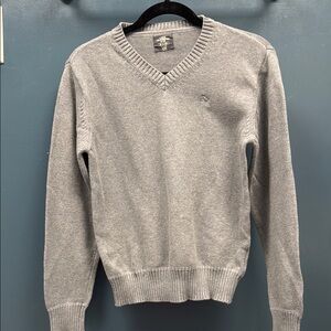Light Heather Gray V-Neck Sweater with Ribbed Cuffs and Waistband